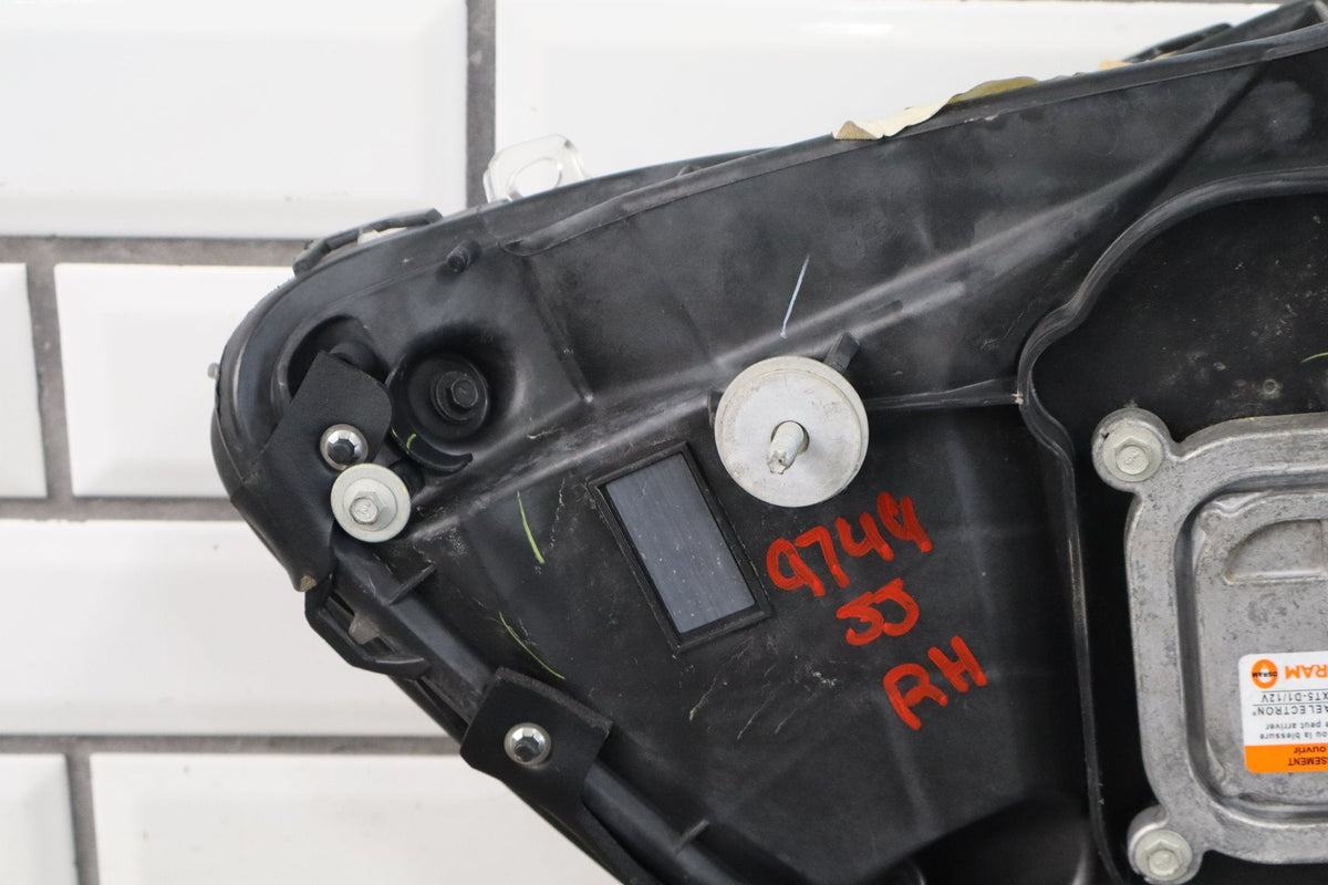 06-09 Chevy Corvette C6 RH Headlight (Heat Crack) Tested