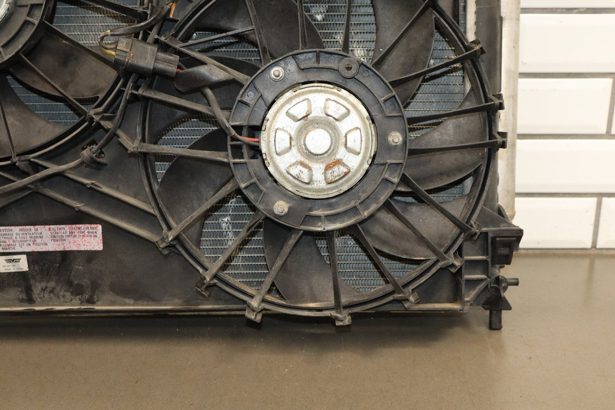 06-10 Dodge Charger SRT8 6.1 Radiator Condenser Fan Pack