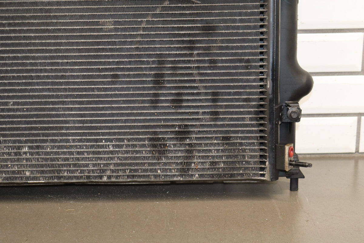 06-10 Dodge Charger SRT8 6.1 Radiator Condenser Fan Pack