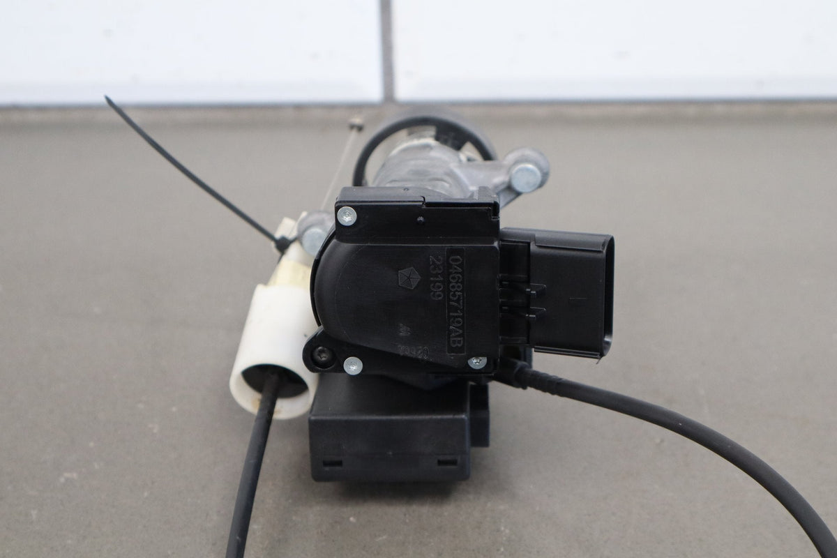 06-10 Dodge Charger SRT8 Ignition Switch w/ Key 04685719AE