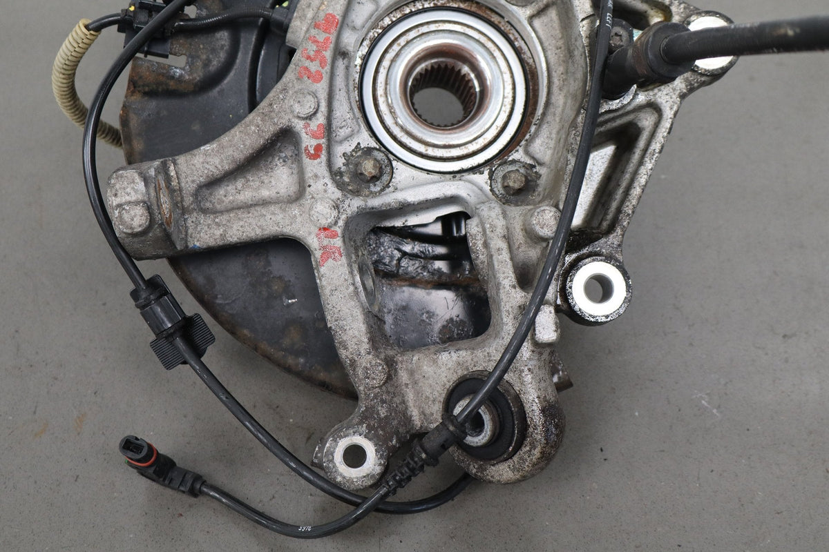 06-10 Dodge Charger SRT8 LH Rear Knuckle Hub 68089309AA