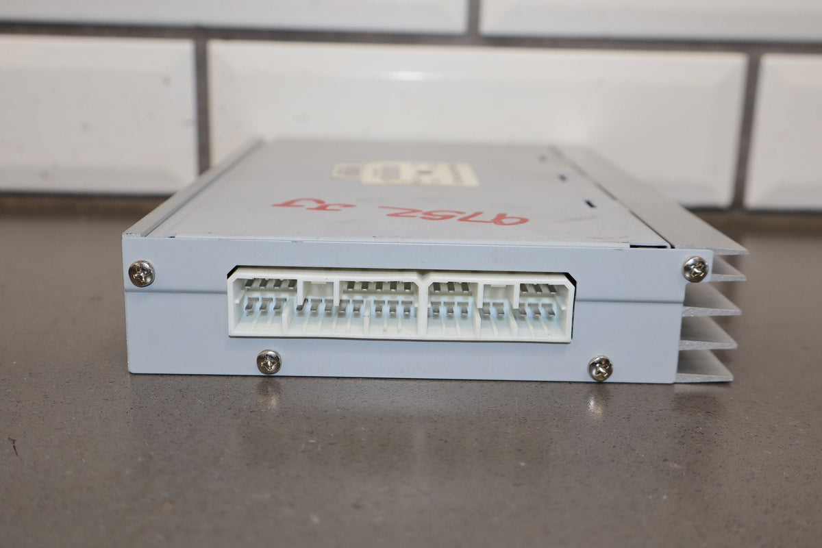 06-10 Dodge Charger SRT8 Radio Amplifier