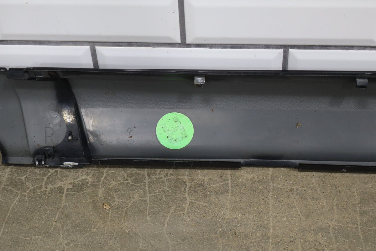 06-10 Dodge Charger SRT8 RH Rocker Molding Brilliant Black PXR