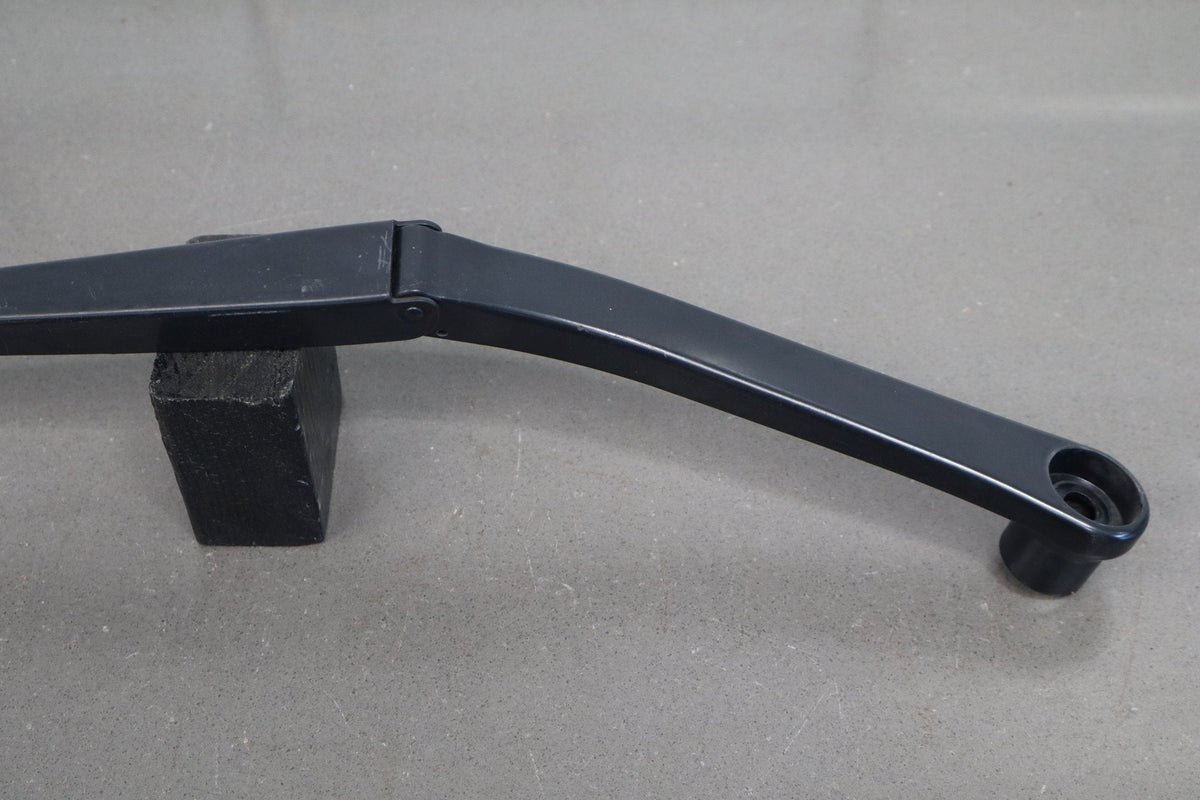 06-10 Dodge Charger SRT8 Wiper Arm Pair No Blades