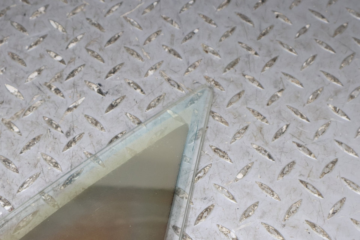 06-12 Bentley Flying Spur Front Left Vent Window Glass (Self Tint) Delaminated