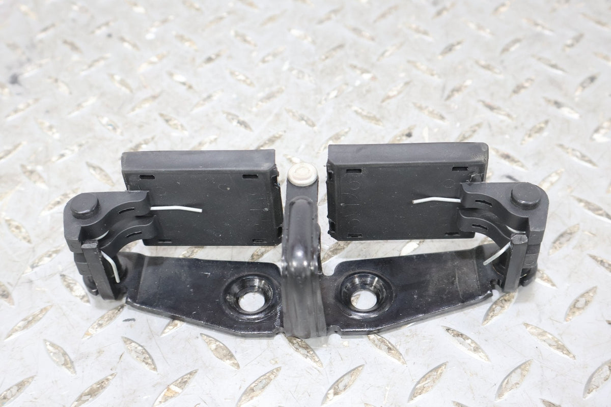 06-12 Bentley Flying Spur Rear Trunk Lid Latch W/ Flap Covers (3D5827517B)