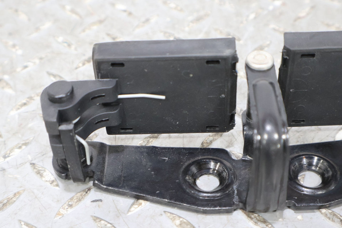 06-12 Bentley Flying Spur Rear Trunk Lid Latch W/ Flap Covers (3D5827517B)
