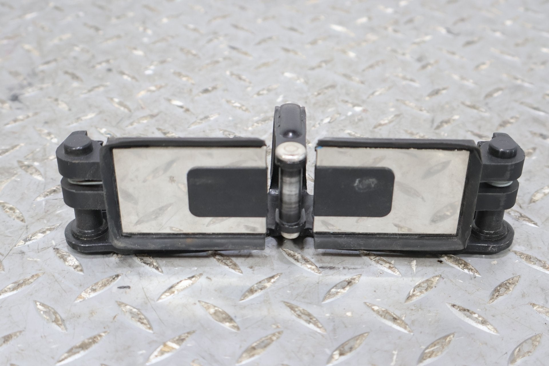 06-12 Bentley Flying Spur Rear Trunk Lid Latch W/ Flap Covers (3D5827517B)