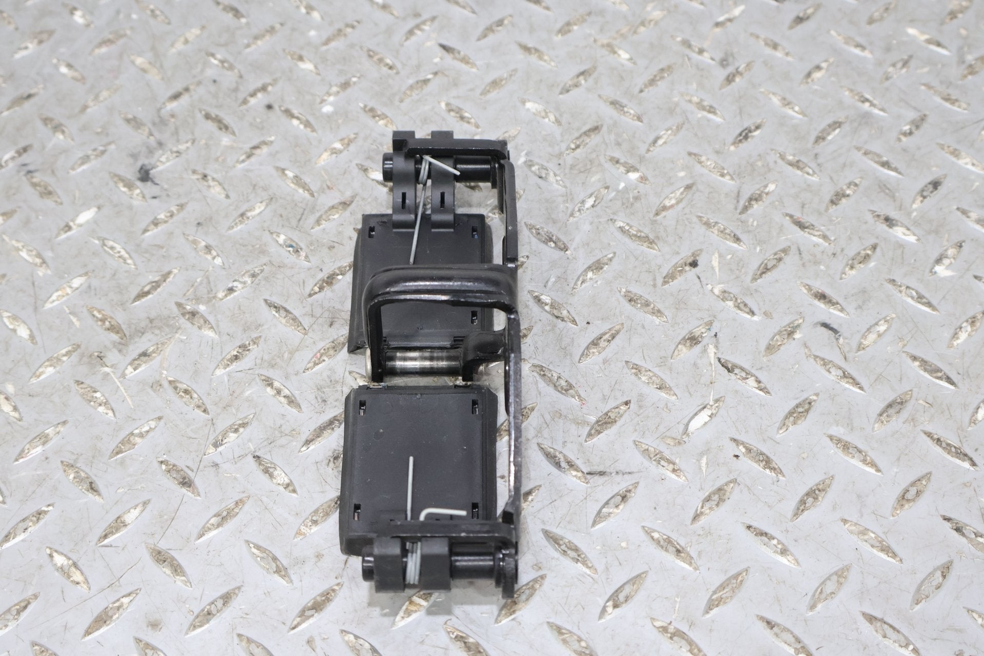 06-12 Bentley Flying Spur Rear Trunk Lid Latch W/ Flap Covers (3D5827517B)