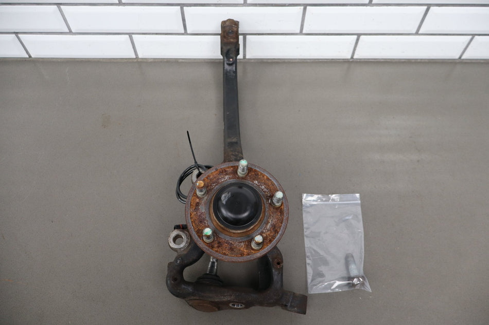 06-14 Dodge Charger SRT8 RH Front Spindle Hub 5290539AB