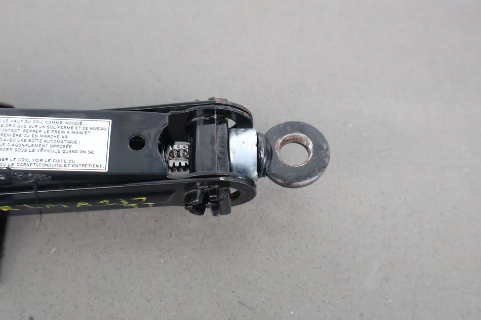 2002 Mazda MX-5 Miata- Jack