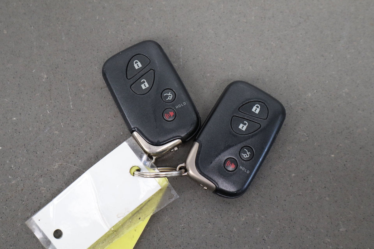 07-08 Lexus LS460 (XF40) Push Start Button + 2 Smart Key Fobs