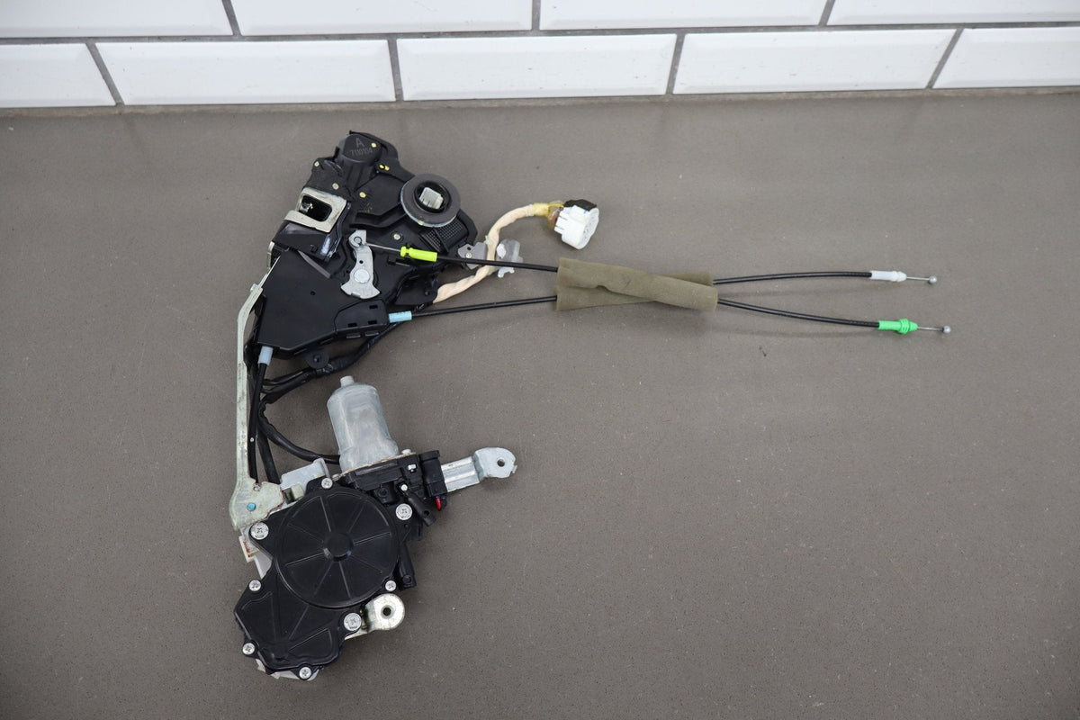 07-09 Lexus LS460 (XF40) Front L Door Latch w/ Soft Close 69040-50250 OEM
