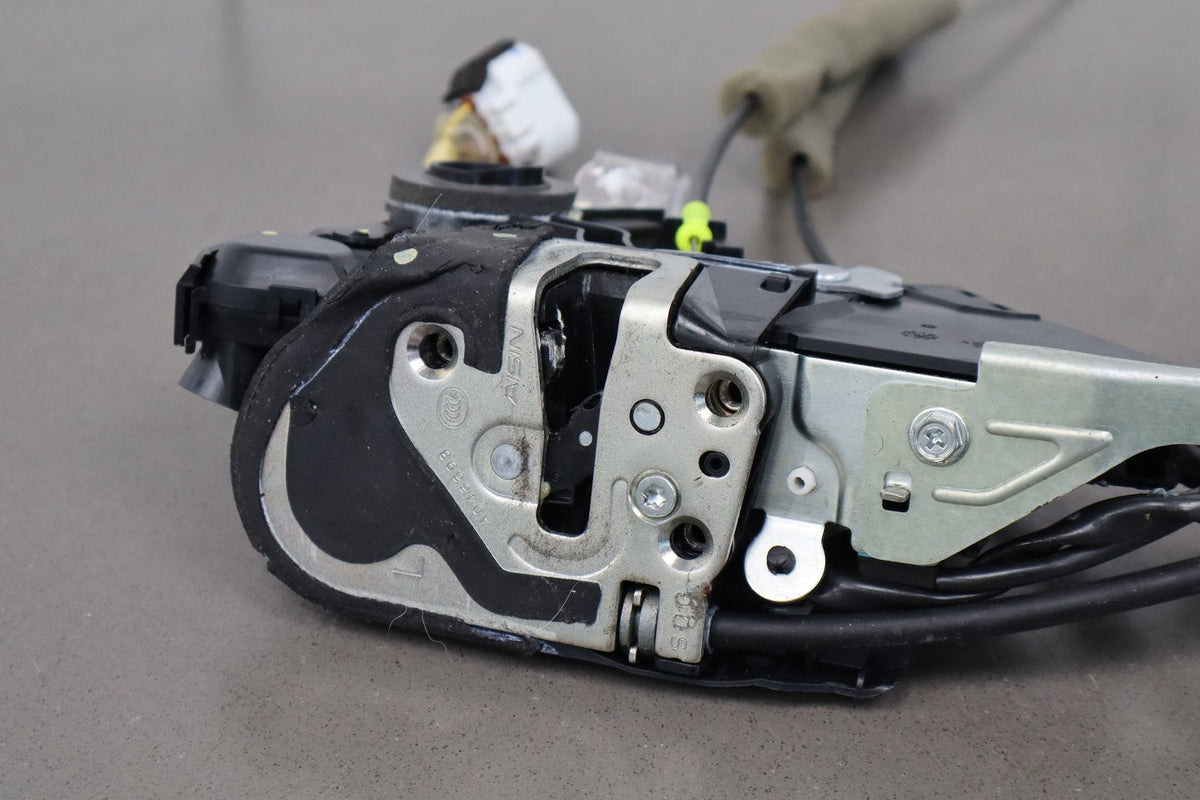 07-09 Lexus LS460 (XF40) Front L Door Latch w/ Soft Close 69040-50250 OEM