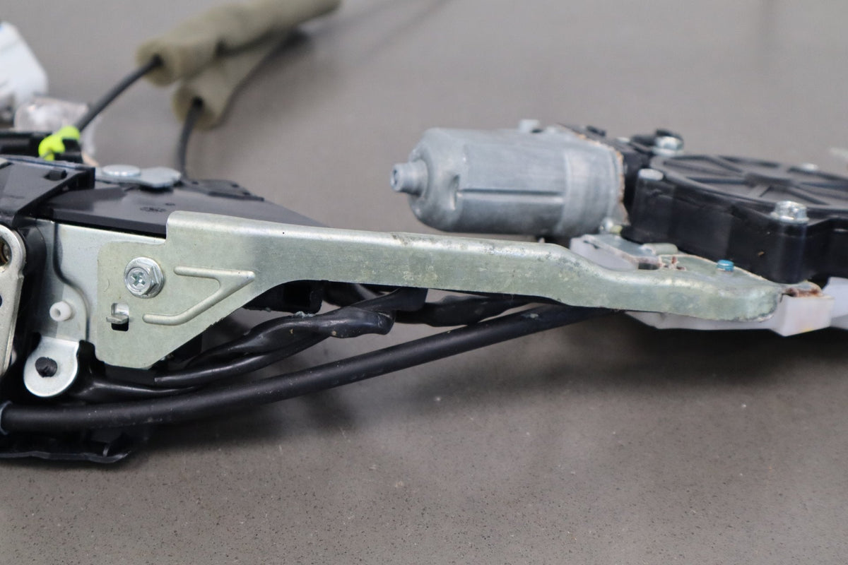 07-09 Lexus LS460 (XF40) Front L Door Latch w/ Soft Close 69040-50250 OEM