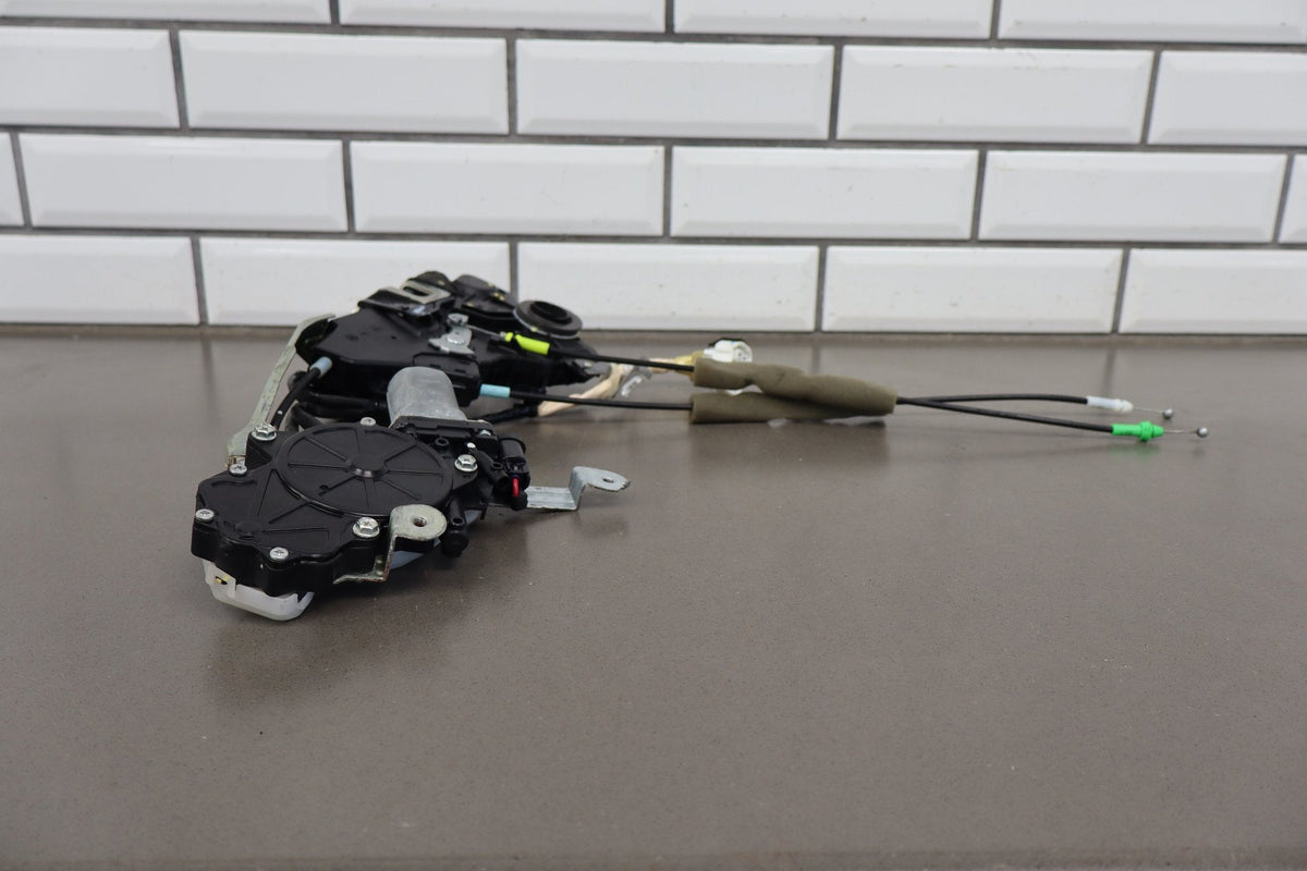 07-09 Lexus LS460 (XF40) Front L Door Latch w/ Soft Close 69040-50250 OEM