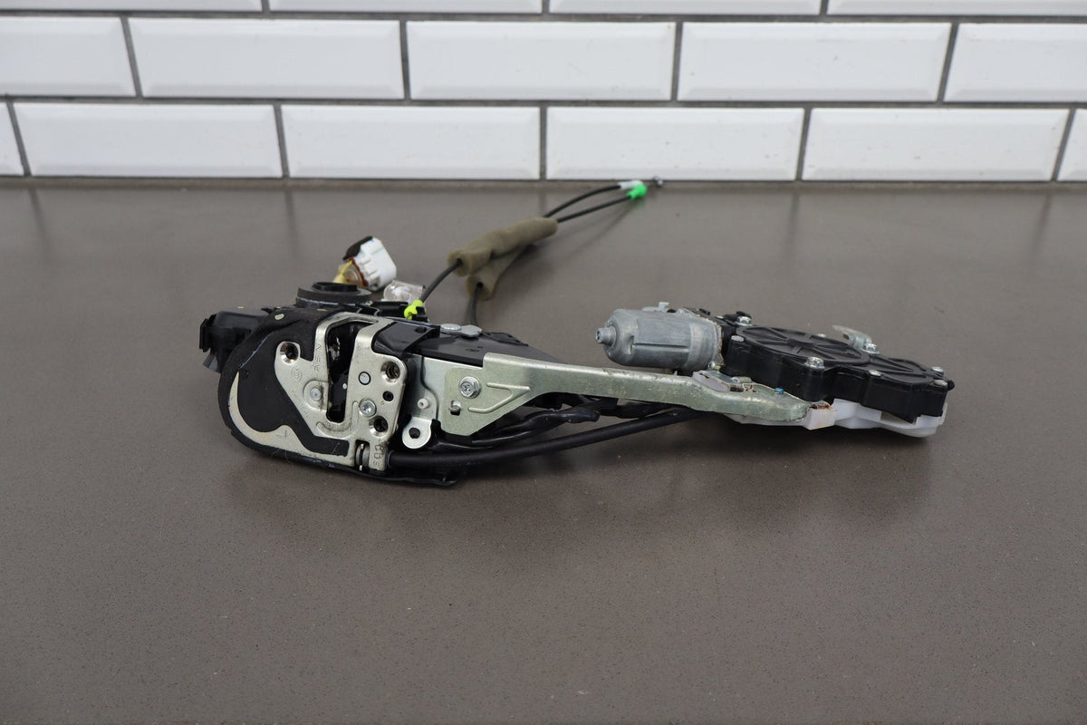 07-09 Lexus LS460 (XF40) Front L Door Latch w/ Soft Close 69040-50250 OEM