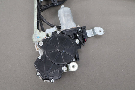07-09 Lexus LS460 (XF40) Front L Door Latch w/ Soft Close 69040-50250 OEM
