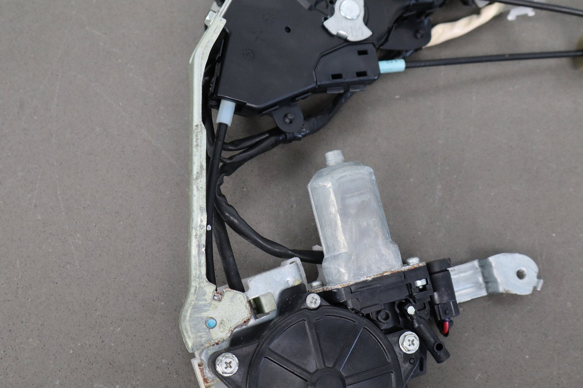 07-09 Lexus LS460 (XF40) Front L Door Latch w/ Soft Close 69040-50250 OEM