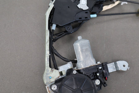 07-09 Lexus LS460 (XF40) Front L Door Latch w/ Soft Close 69040-50250 OEM