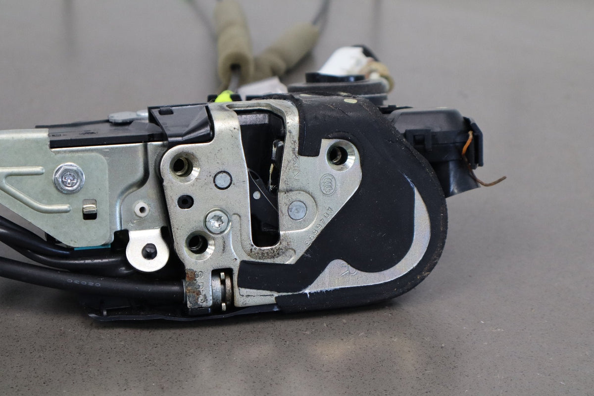 07-09 Lexus LS460 (XF40) Front Right RH Door Latch w/ Soft Close 69030-50270