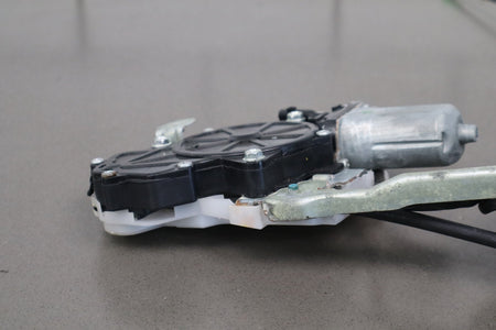 07-09 Lexus LS460 (XF40) Front Right RH Door Latch w/ Soft Close 69030-50270