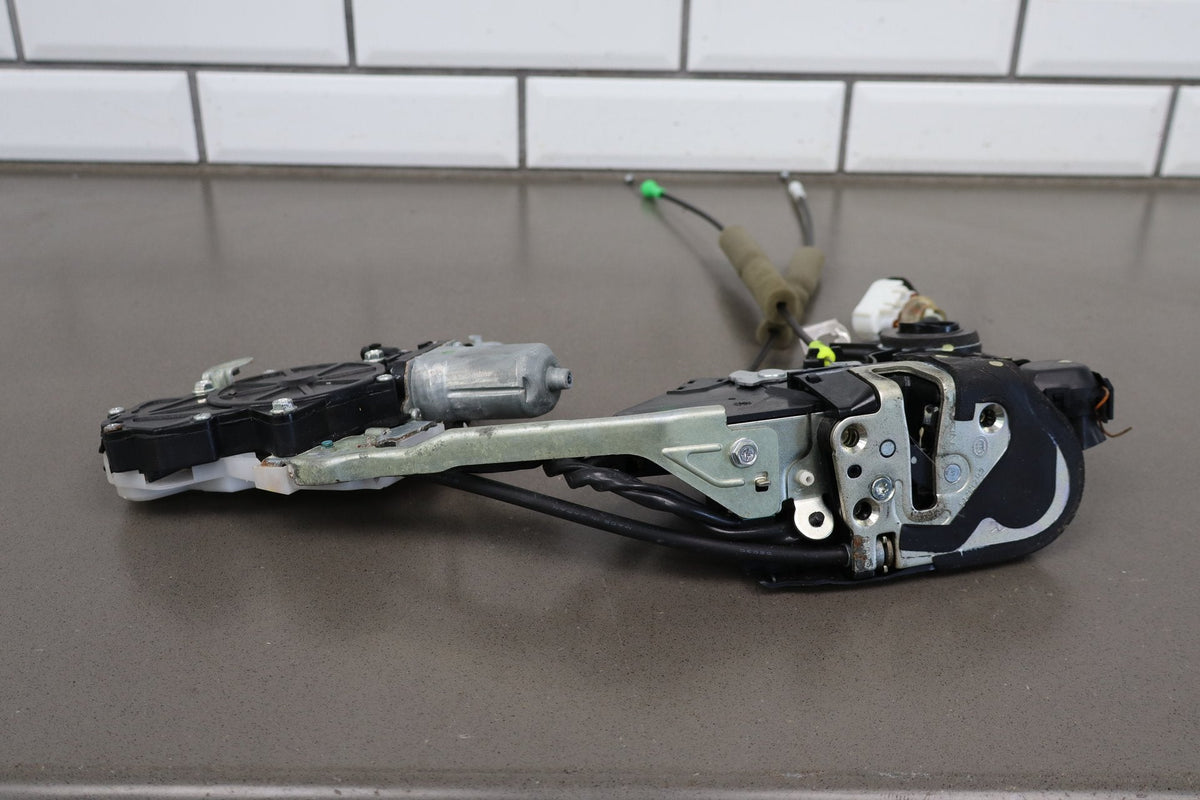07-09 Lexus LS460 (XF40) Front Right RH Door Latch w/ Soft Close 69030-50270