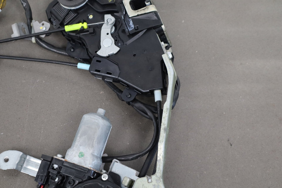 07-09 Lexus LS460 (XF40) Front Right RH Door Latch w/ Soft Close 69030-50270