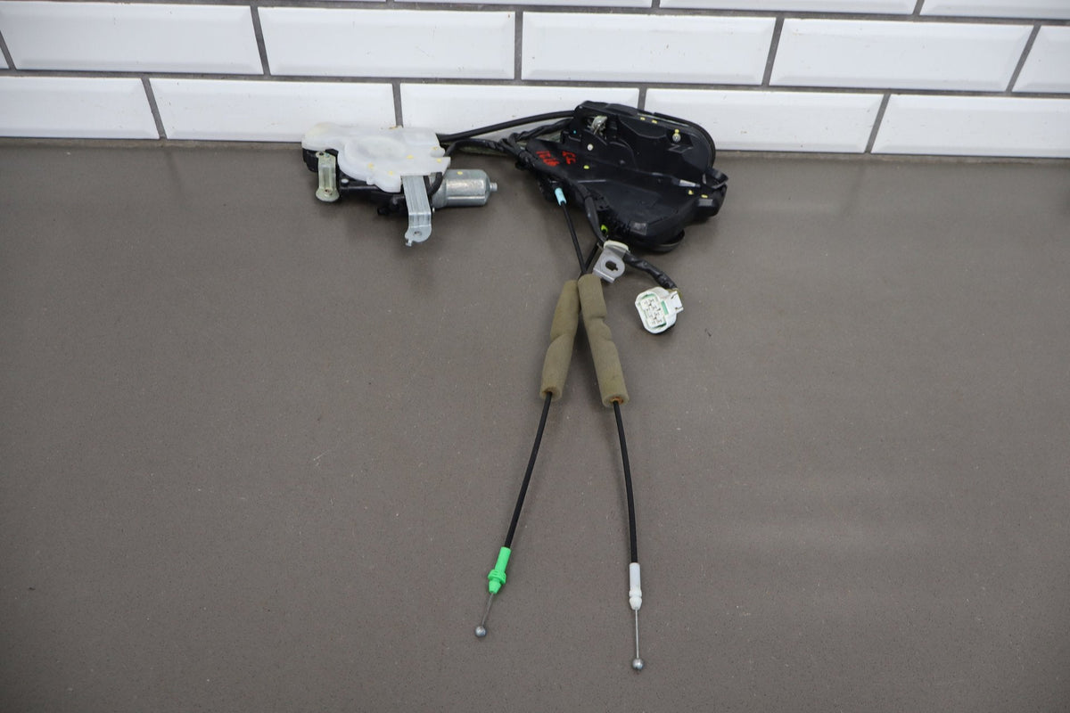 07-09 Lexus LS460 (XF40) Front Right RH Door Latch w/ Soft Close 69030-50270