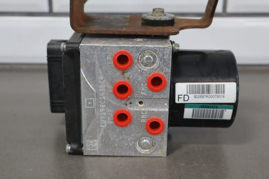 07 - 10 Chevy GMC 2500HD OEM ABS Pump Module Assembly Southern