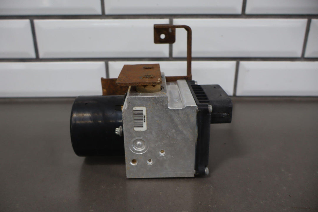 07 - 10 Chevy GMC 2500HD OEM ABS Pump Module Assembly Southern