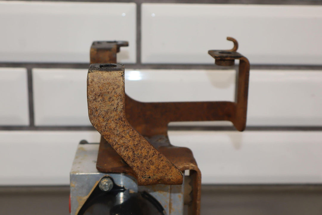 07 - 10 Chevy GMC 2500HD OEM ABS Pump Module Assembly Southern