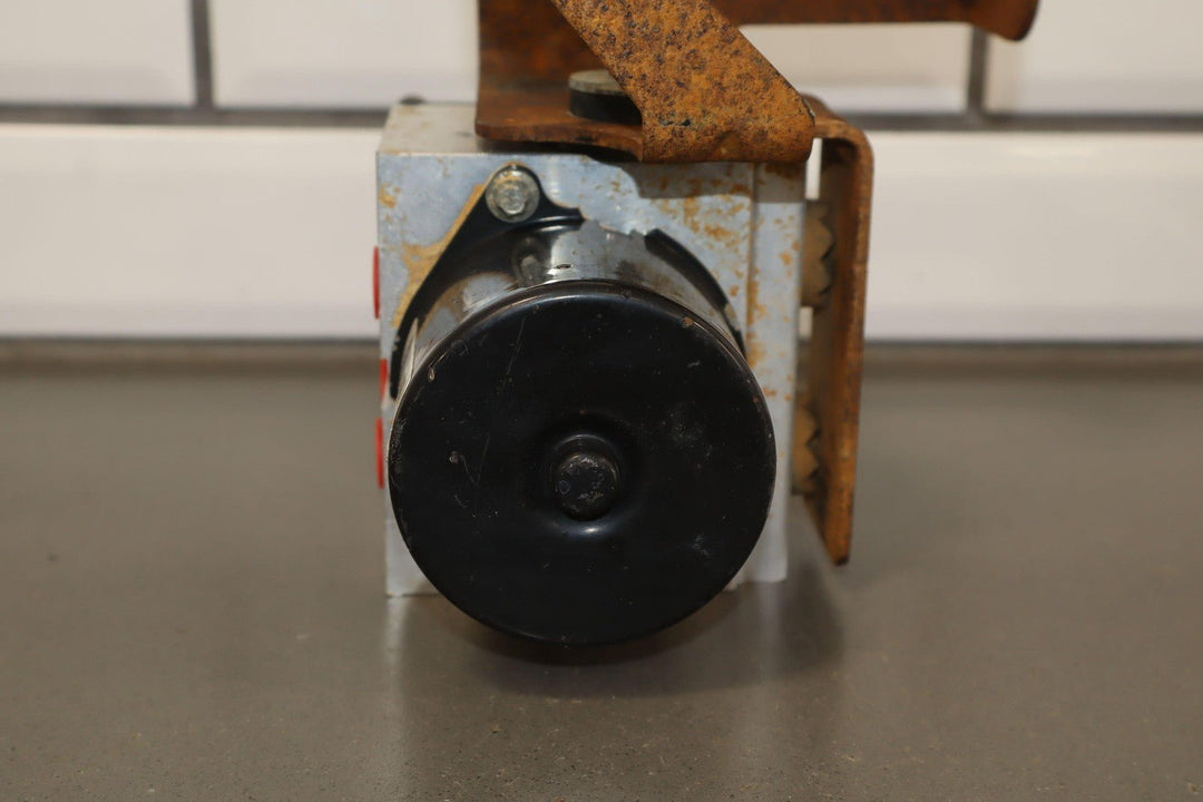 07 - 10 Chevy GMC 2500HD OEM ABS Pump Module Assembly Southern