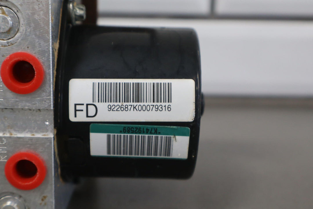 07 - 10 Chevy GMC 2500HD OEM ABS Pump Module Assembly Southern