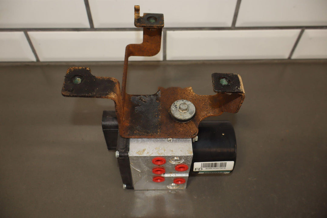 07 - 10 Chevy GMC 2500HD OEM ABS Pump Module Assembly Southern