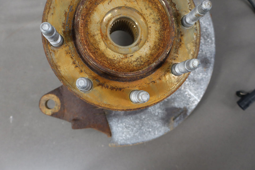 07 - 10 Chevy Silverado 2500HD Passenger Right Front Spindle/Knuckle OEM