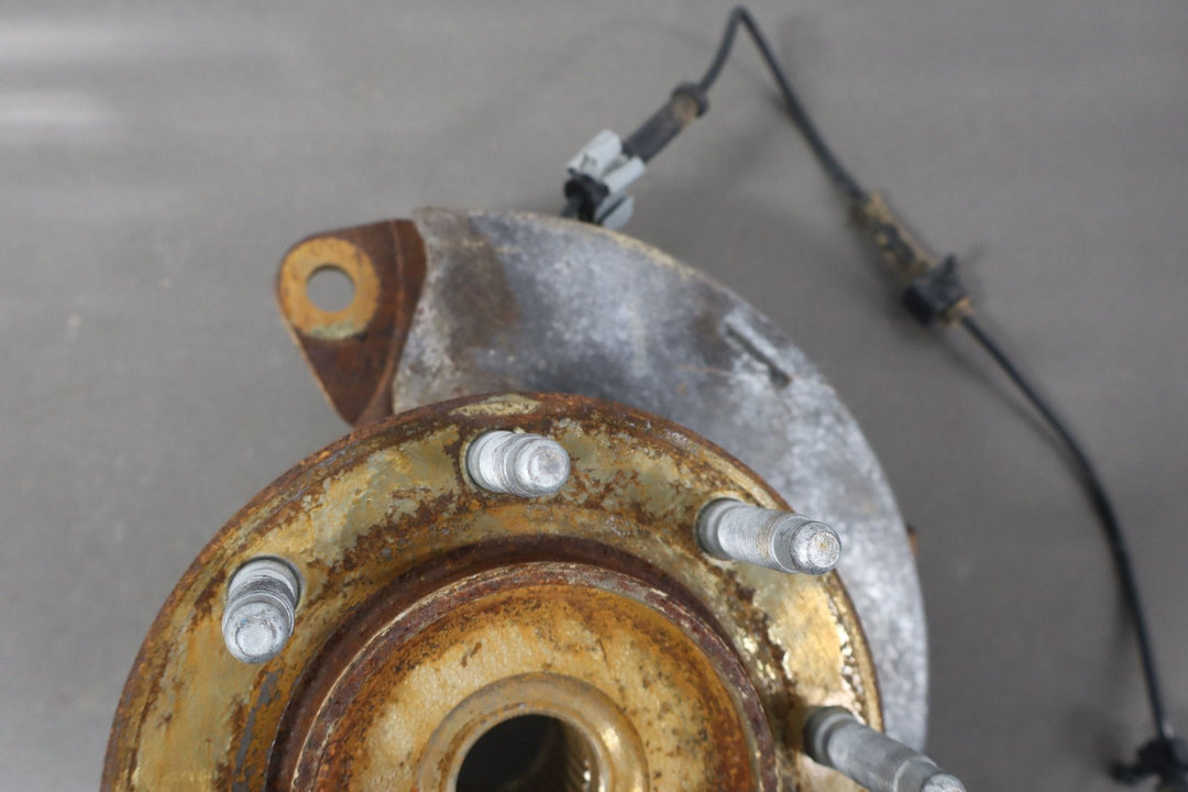 07 - 10 Chevy Silverado 2500HD Passenger Right Front Spindle/Knuckle OEM
