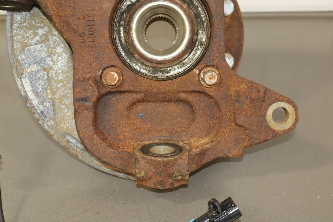 07 - 10 Chevy Silverado 2500HD Passenger Right Front Spindle/Knuckle OEM