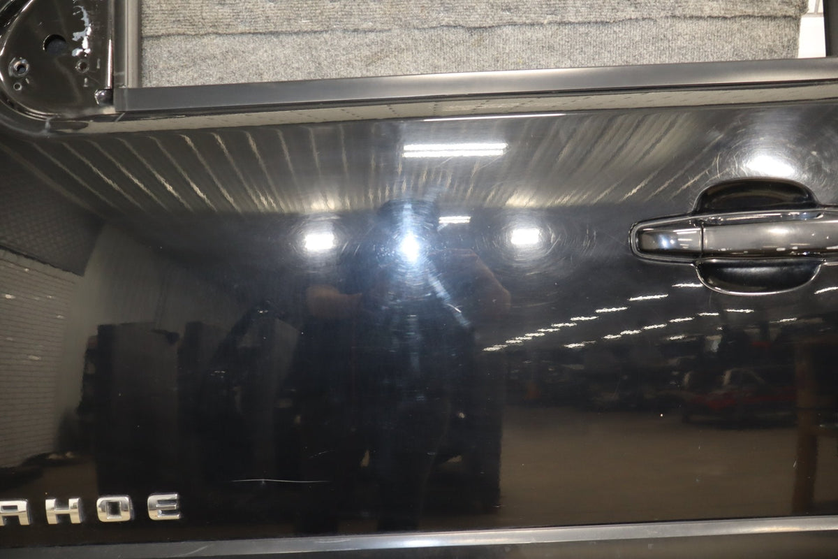 07-11 Chevy Tahoe Yukon Left Front Door (Black 41) 25912657