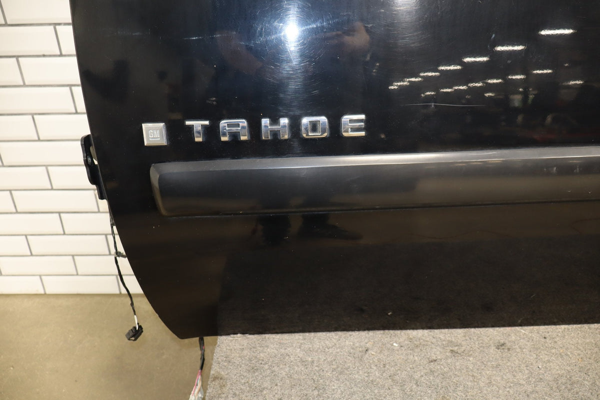 07-11 Chevy Tahoe Yukon Left Front Door (Black 41) 25912657