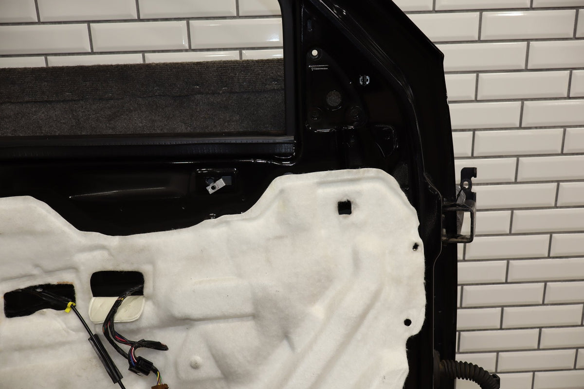 07-11 Chevy Tahoe Yukon Left Front Door (Black 41) 25912657