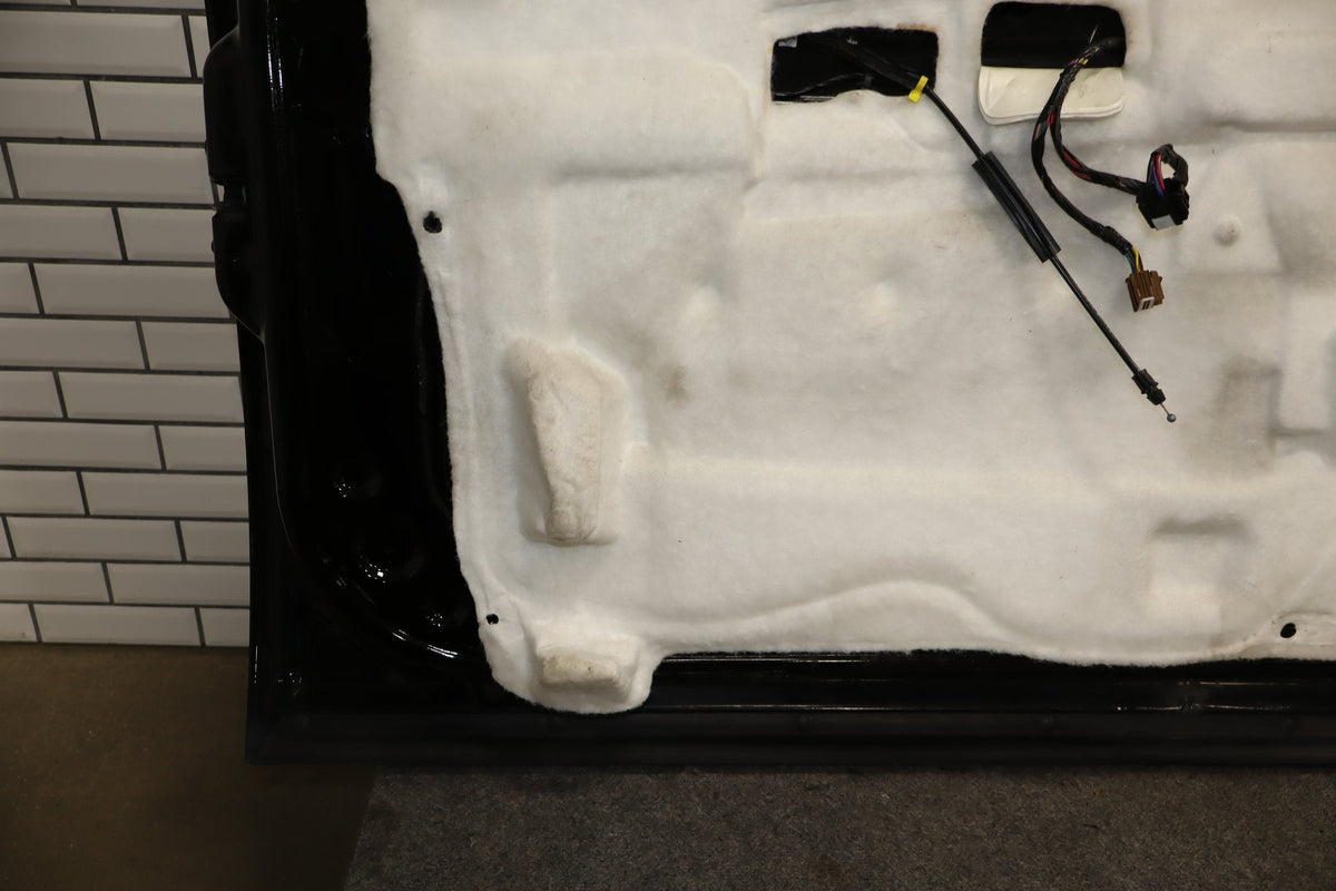 07-11 Chevy Tahoe Yukon Left Front Door (Black 41) 25912657