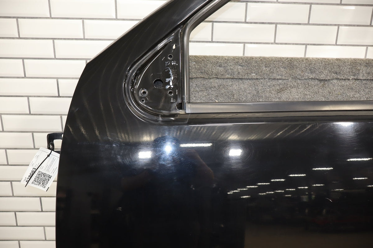 07-11 Chevy Tahoe Yukon Left Front Door (Black 41) 25912657