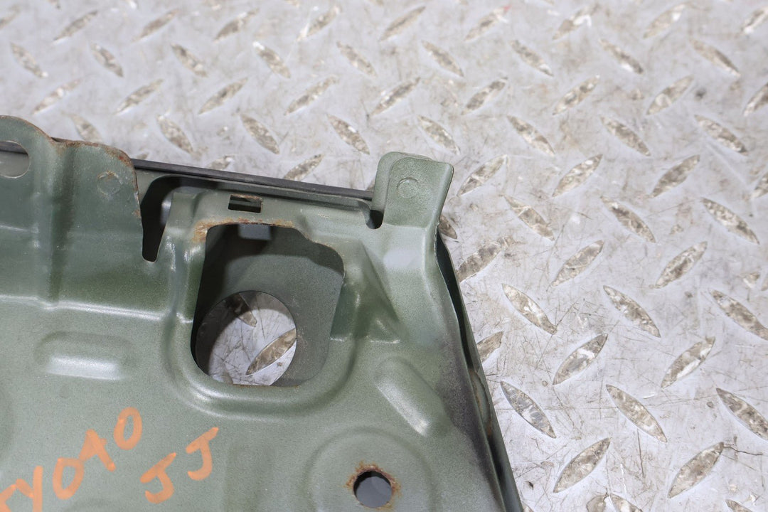 07 - 11 Toyota FJ Cruiser Right RH Cowl Vent Panel End Cap (Army Green 2KD)