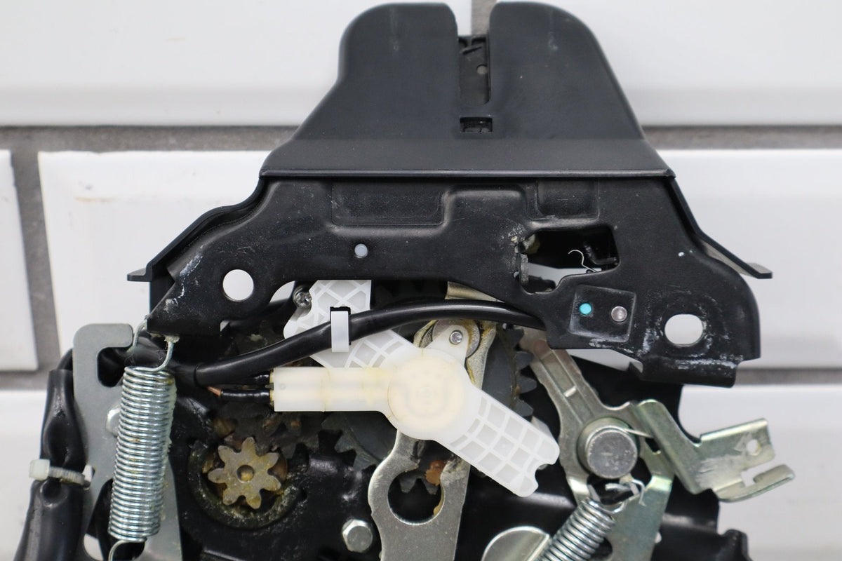 07-12 Lexus LS460 (XF40) Trunk Latch w/ Power Closer 64650-50040