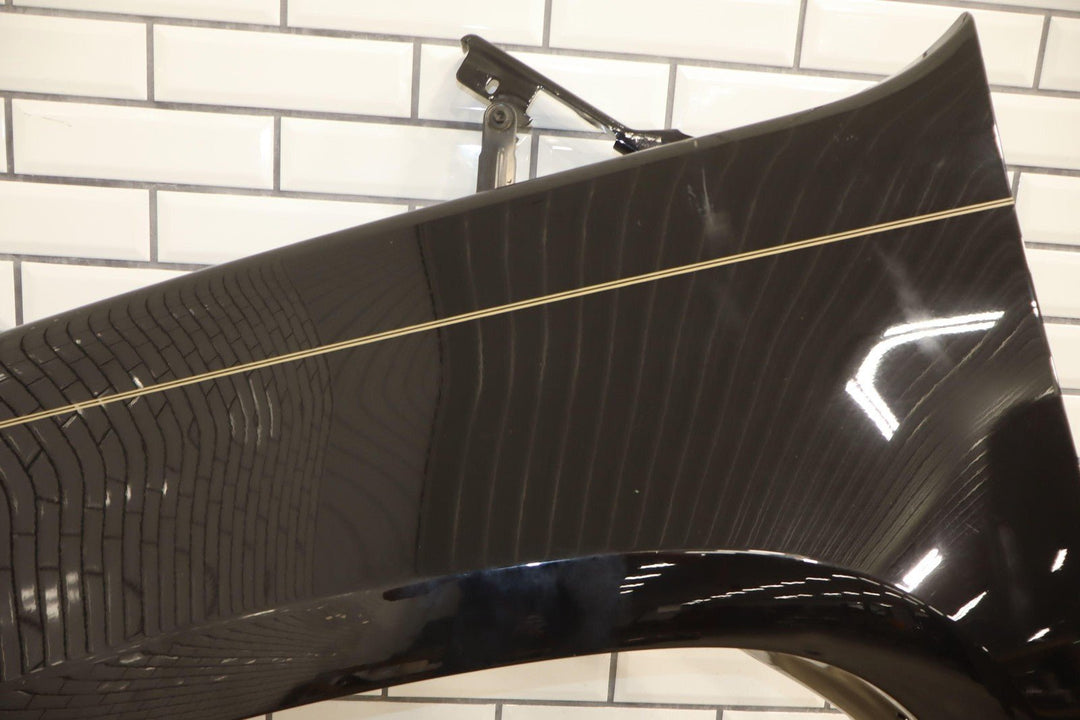 07 - 13 Chevy Avalanche Suburban Tahoe Left Driver Fender Black (41U) See Photos