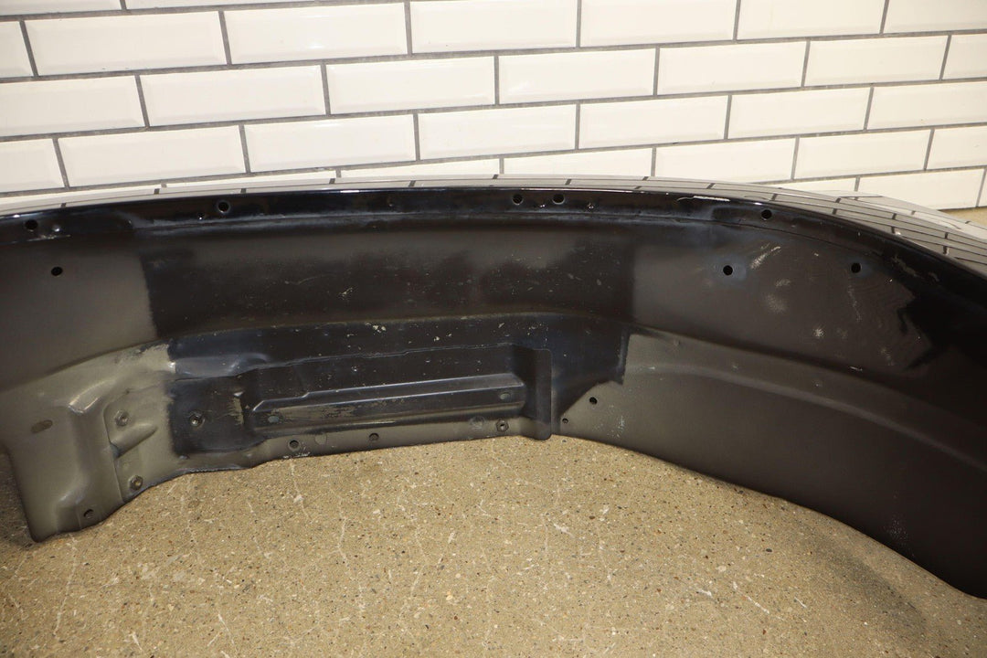07 - 13 Chevy Avalanche Suburban Tahoe Left Driver Fender Black (41U) See Photos