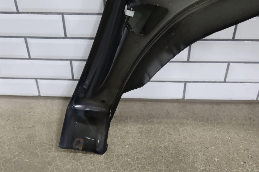 07 - 13 Chevy Avalanche Suburban Tahoe Left Driver Fender Black (41U) See Photos