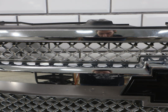 07 - 13 Chevy Silverado OEM Chrome Grille Assembly (See Photos)