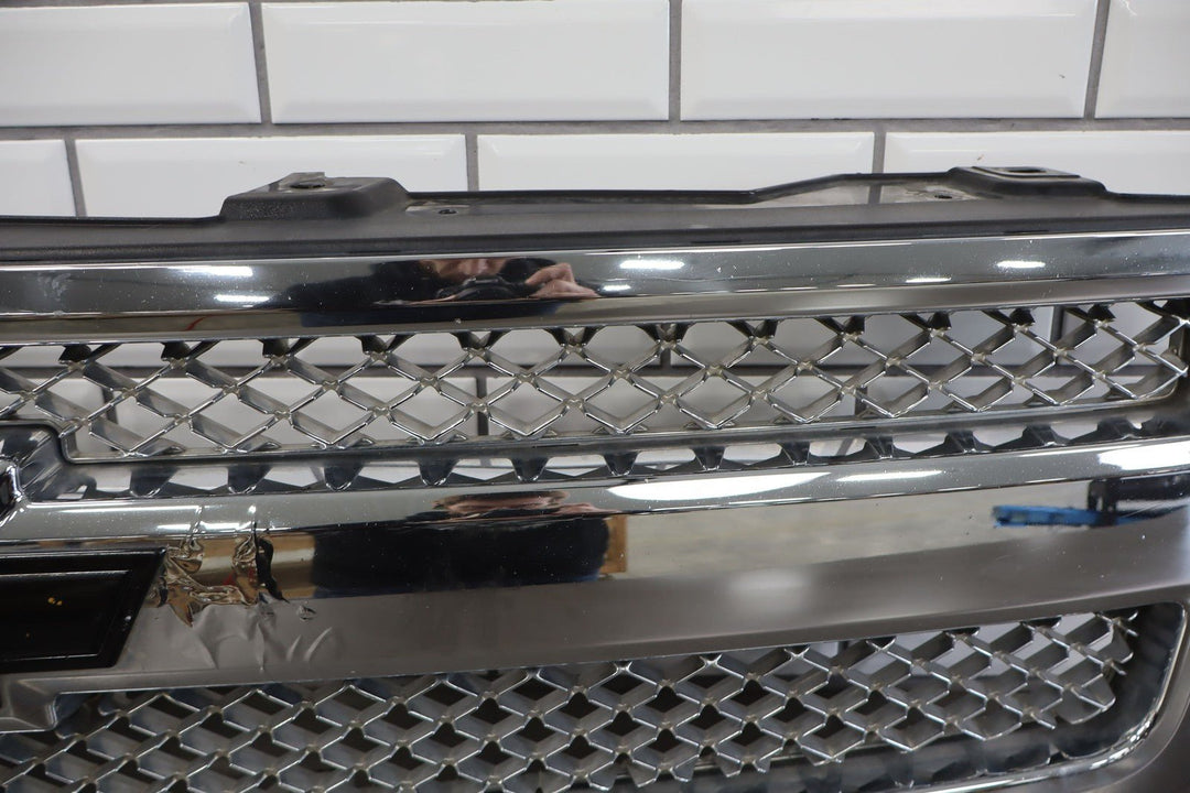 07 - 13 Chevy Silverado OEM Chrome Grille Assembly (See Photos)